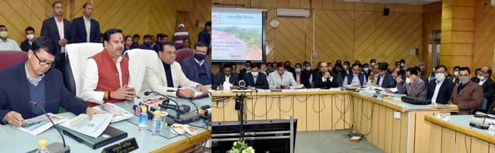 उत्तर प्रदेश के जलशक्ति मंत्री डॉ0 महेन्द्र सिंह ने बाढ़ के प्रति संवेदनशील एवं अतिसंवेदनशील 42 जनपदों के क्षेत्रीय